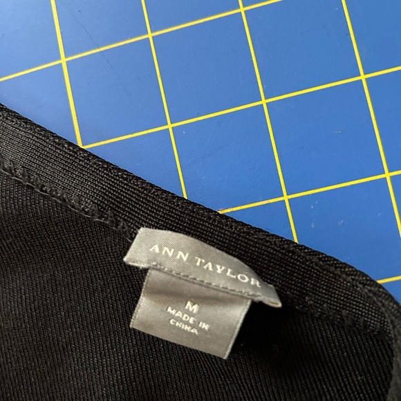 woman’s top - Picture 2 of 3